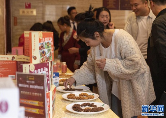 (專發(fā)新華網(wǎng)西藏頻道)西藏:青稞精深加工產(chǎn)業(yè)助力脫貧攻堅(jiān)(5)