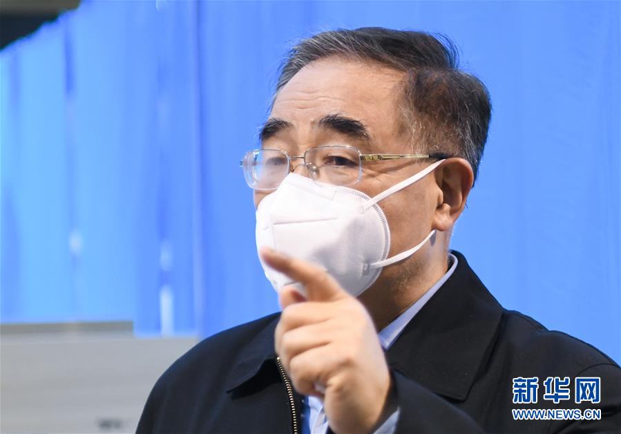 （聚焦疫情防控·圖文互動(dòng)）（7）分秒必爭(zhēng)！一切為了治病救人——中國(guó)抗疫生命至上的生動(dòng)實(shí)踐