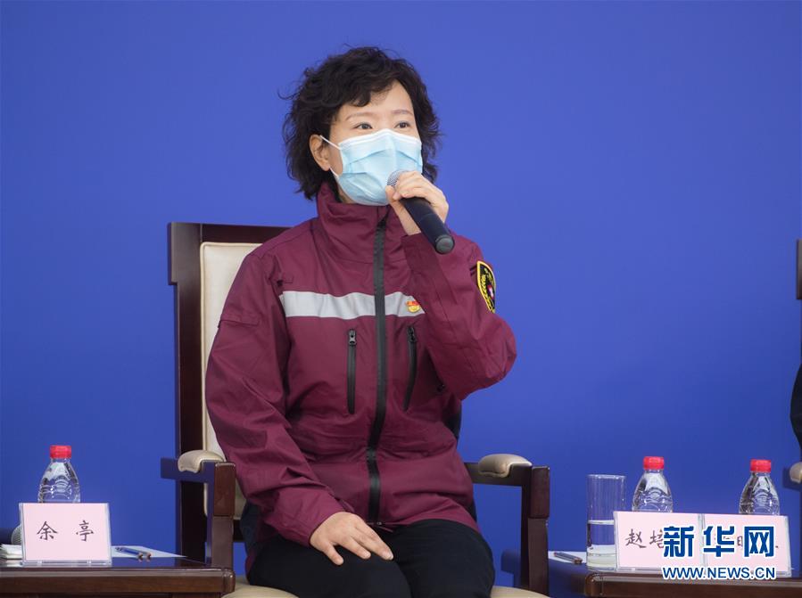 （聚焦疫情防控·圖文互動(dòng)）（5）分秒必爭(zhēng)！一切為了治病救人——中國(guó)抗疫生命至上的生動(dòng)實(shí)踐