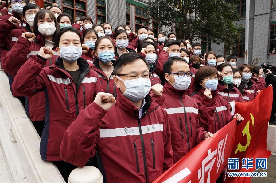 （新華全媒頭條·圖文互動(dòng)）（4）“始終把人民群眾生命安全和身體健康放在第一位”——中國(guó)抗疫彰顯“生命至上、人民至上”理念