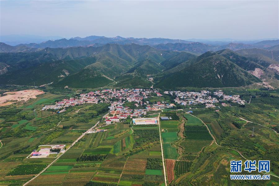 （新華全媒頭條·走向我們的小康生活·圖文互動）（13）長城腳下，小康村串成“珍珠鏈”