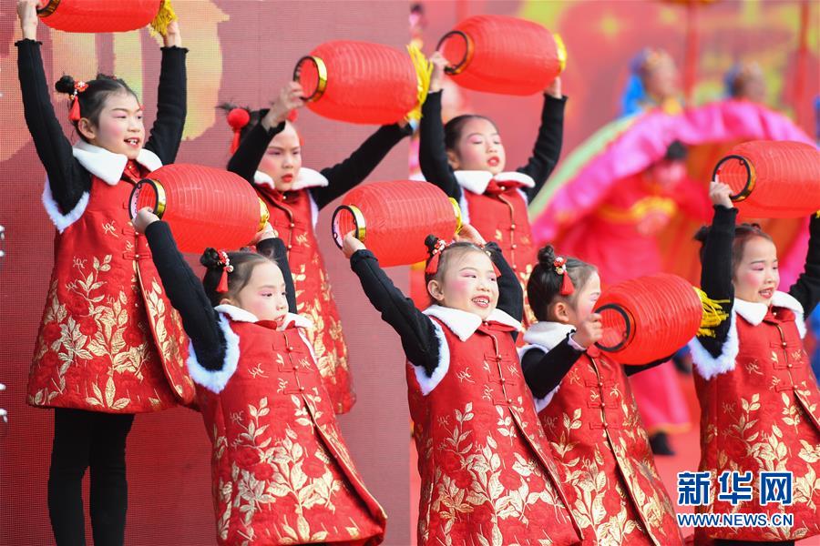 （習(xí)近平的小康故事·圖文互動）（6）“文明其精神，野蠻其體魄”——習(xí)近平同少年兒童的故事