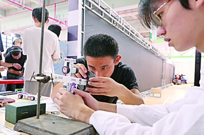 激勵(lì)創(chuàng)新，樹立“強(qiáng)國有我”鴻鵠志